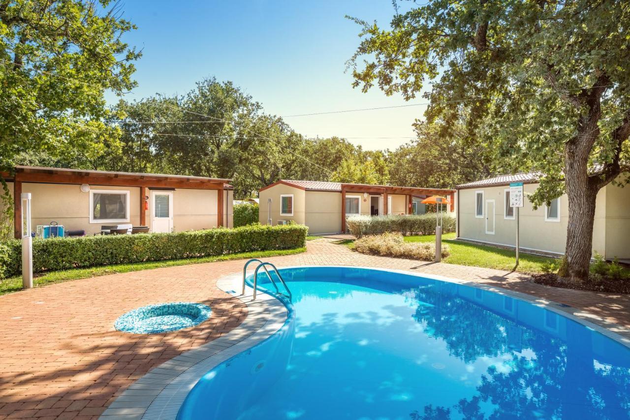 Camping Ulika Mobile Homes - Naturist Červar-Porat Exteriér fotografie