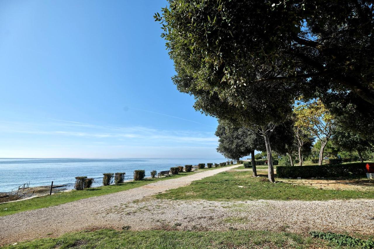 Camping Ulika Mobile Homes - Naturist Červar-Porat Exteriér fotografie