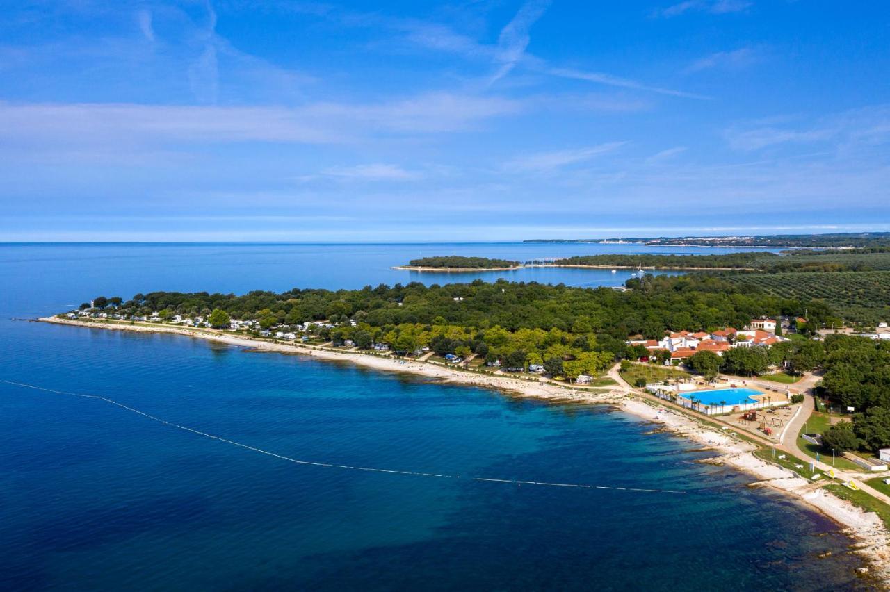 Camping Ulika Mobile Homes - Naturist Červar-Porat Exteriér fotografie