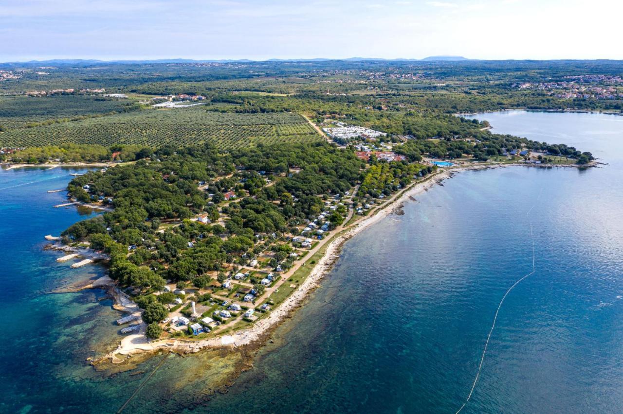 Camping Ulika Mobile Homes - Naturist Červar-Porat Exteriér fotografie