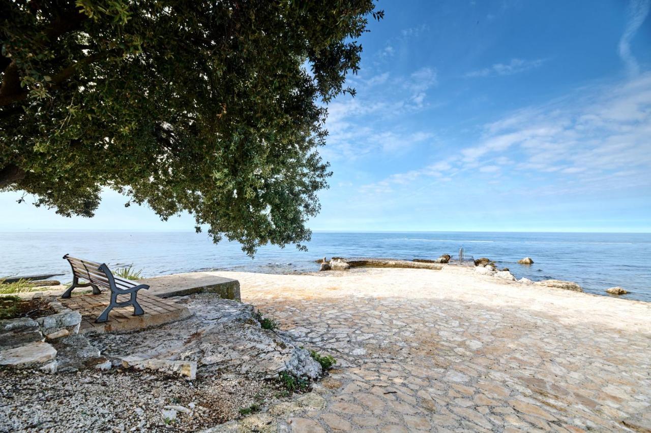 Camping Ulika Mobile Homes - Naturist Červar-Porat Exteriér fotografie