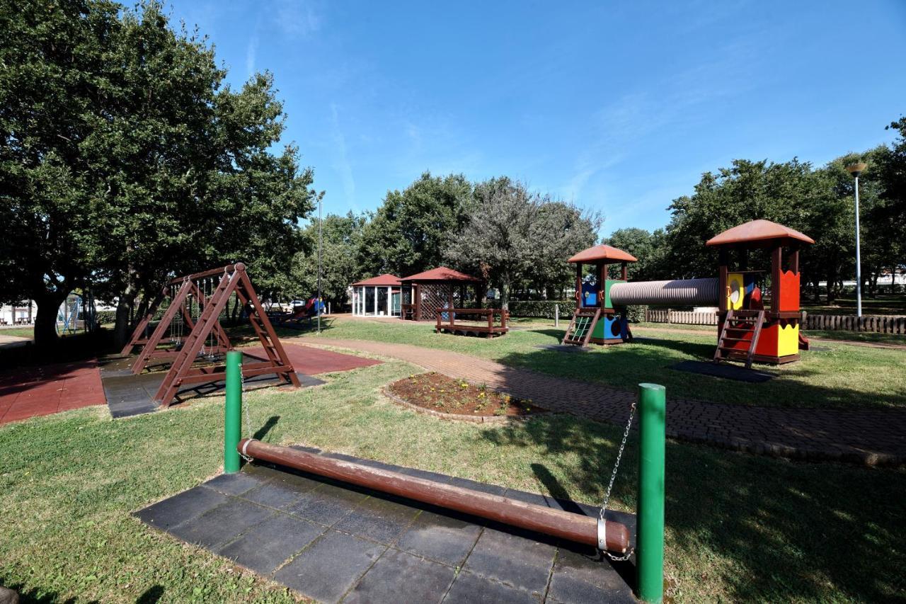 Camping Ulika Mobile Homes - Naturist Červar-Porat Exteriér fotografie