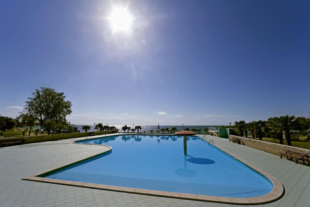 Camping Ulika Mobile Homes - Naturist Červar-Porat Exteriér fotografie