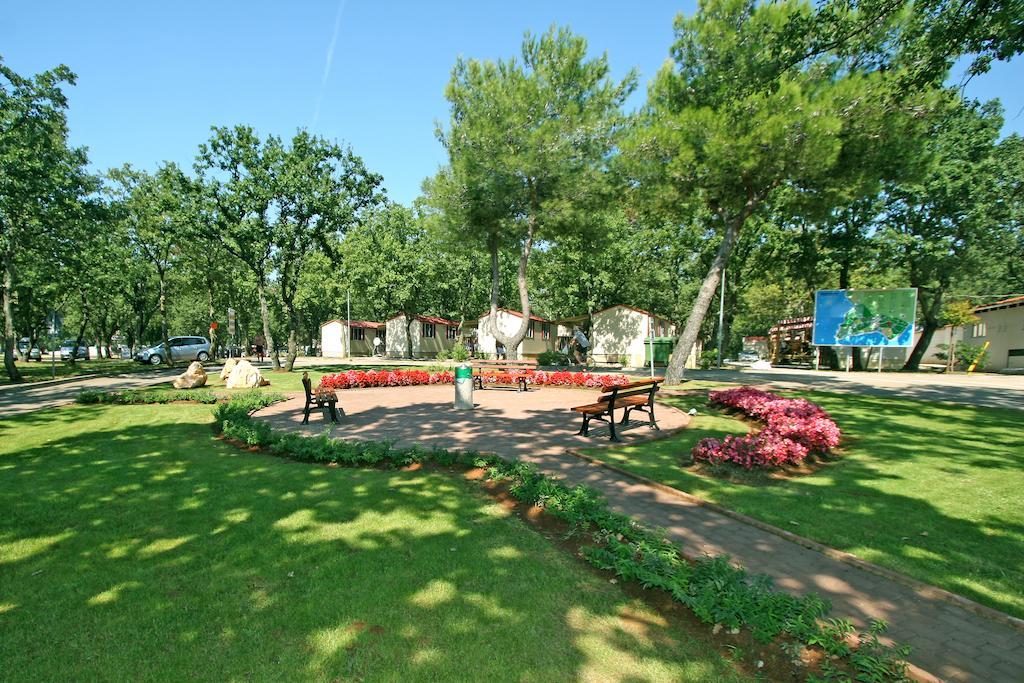 Camping Ulika Mobile Homes - Naturist Červar-Porat Exteriér fotografie